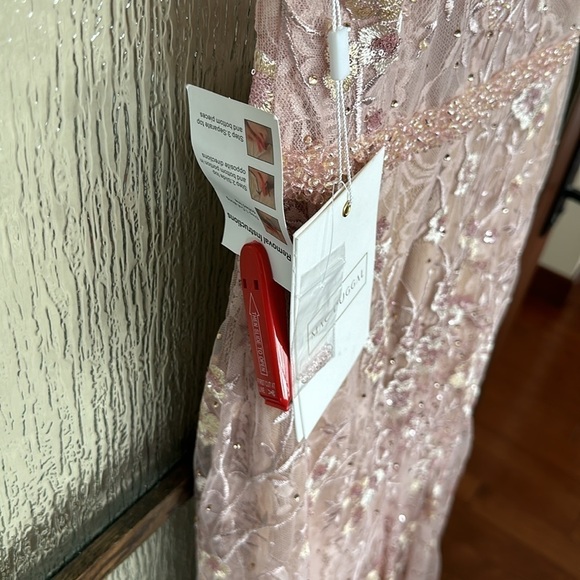 Mac Duggal FLORAL EMBELLISHED SLEEVELESS PLUNGE NECK GOWN rose pink size 16 - Picture 11 of 14